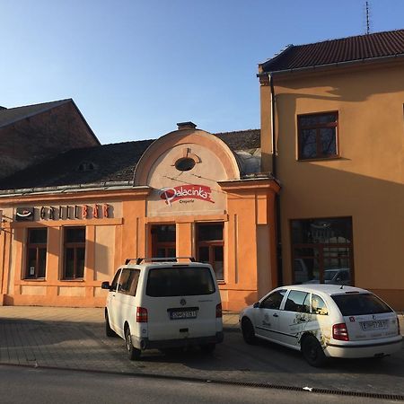 Grillbar Penzion & Restaurant Spišská Nová Ves 外观 照片