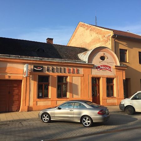 Grillbar Penzion & Restaurant Spišská Nová Ves 外观 照片