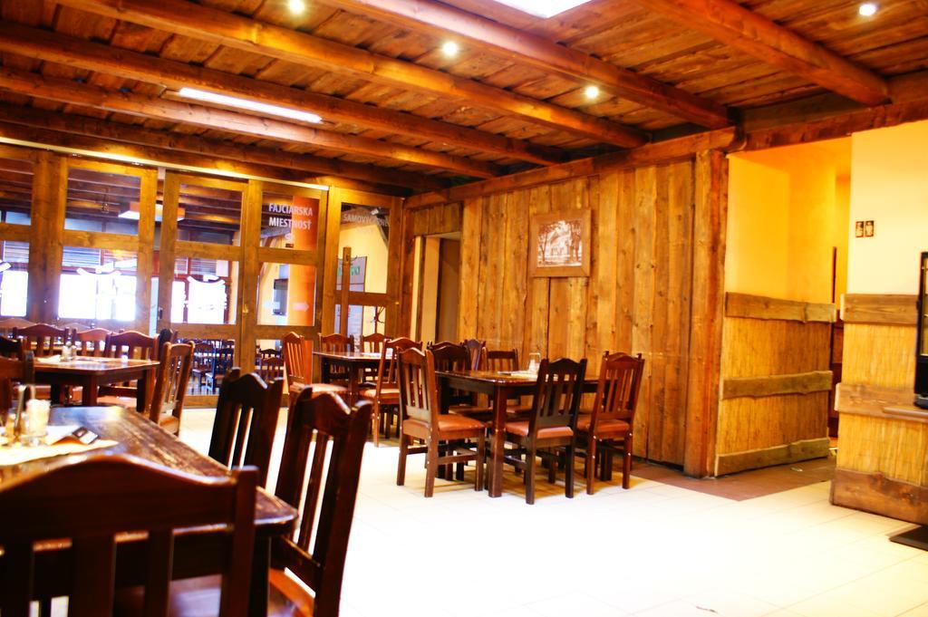 Grillbar Penzion & Restaurant Spišská Nová Ves 外观 照片