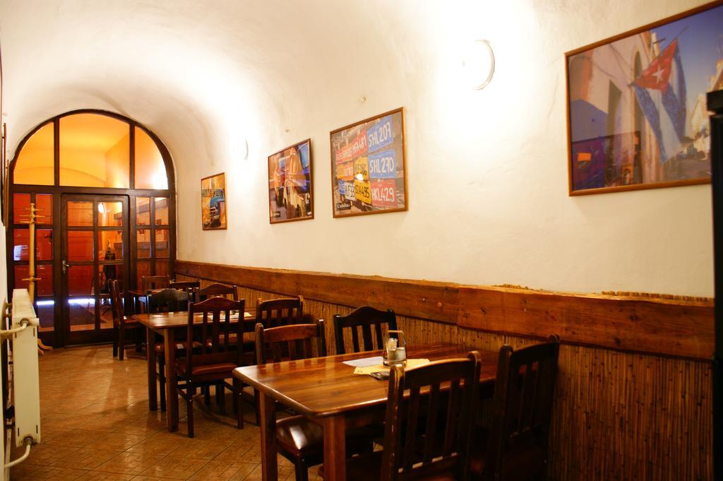 Grillbar Penzion & Restaurant Spišská Nová Ves 外观 照片