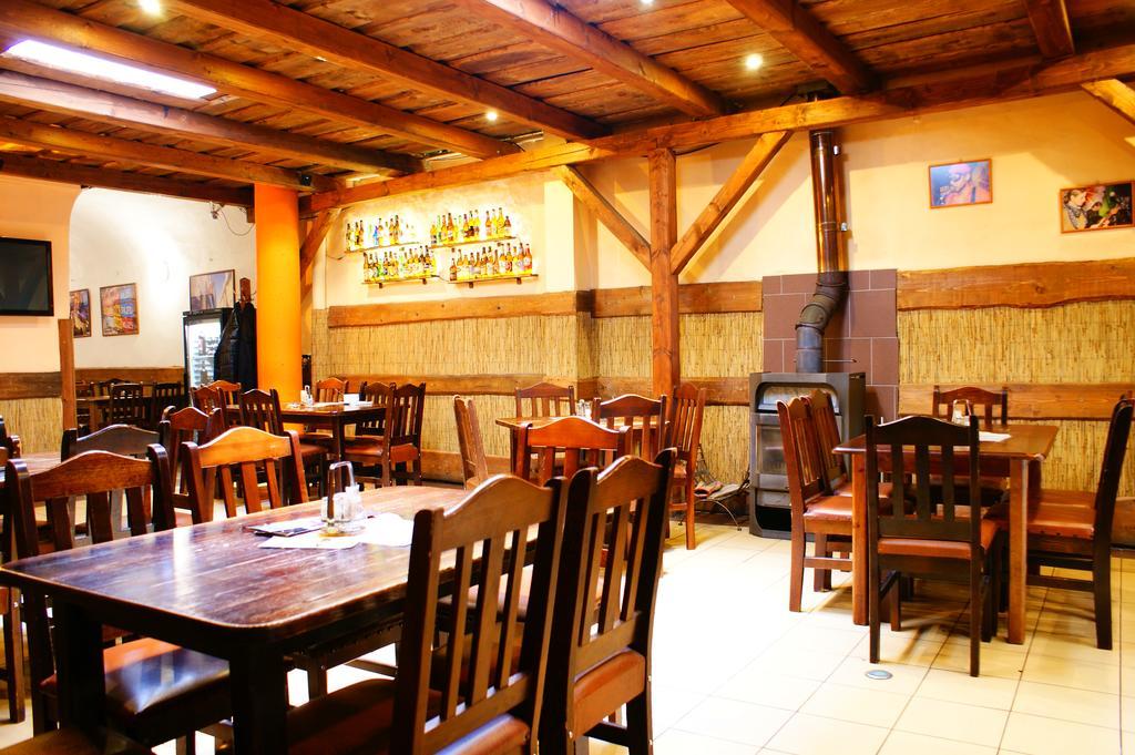 Grillbar Penzion & Restaurant Spišská Nová Ves 外观 照片