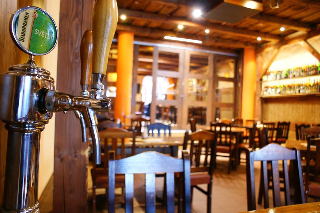 Grillbar Penzion & Restaurant Spišská Nová Ves 外观 照片