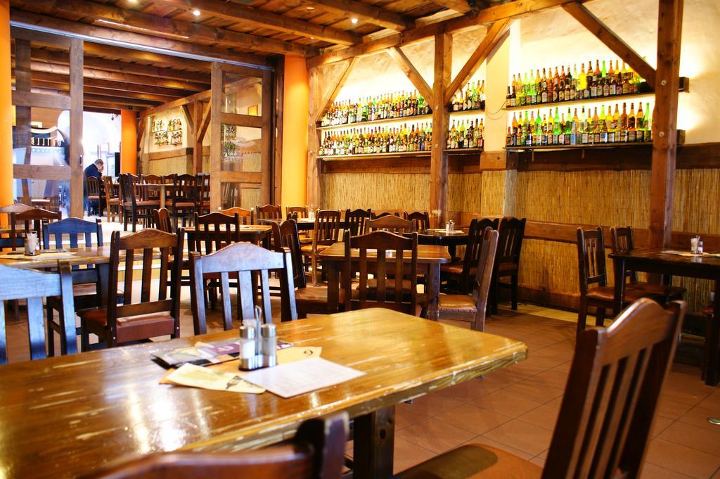 Grillbar Penzion & Restaurant Spišská Nová Ves 外观 照片