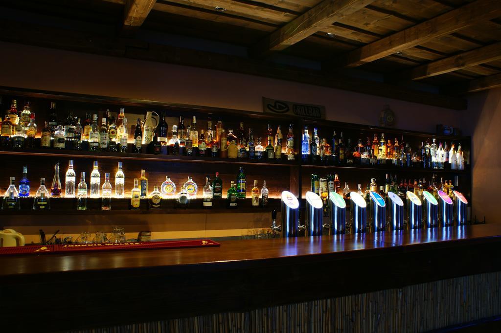 Grillbar Penzion & Restaurant Spišská Nová Ves 外观 照片