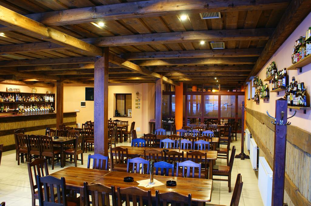 Grillbar Penzion & Restaurant Spišská Nová Ves 外观 照片